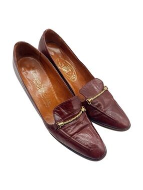Vintage Cachola Burgundy Pumps Gold Tone Hardware Size 7 Made In Spain Leather